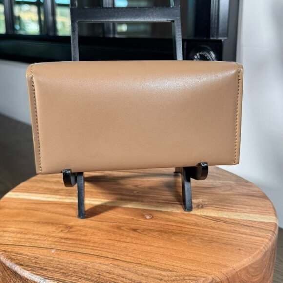 Burberry Tan Leather Sunglasses / Eyeglasses Case Only – London England - Picture 2 of 11